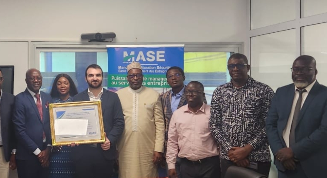 Remise du certificat MASE à PARLYM CAMEROUN